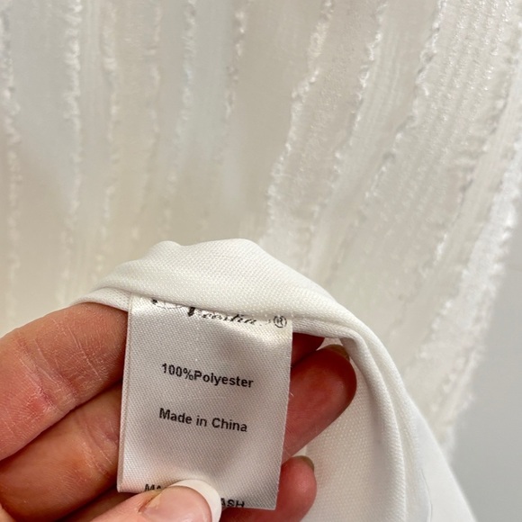 Neesha Elegant White Sleeveless Tank Top - Picture 4 of 4